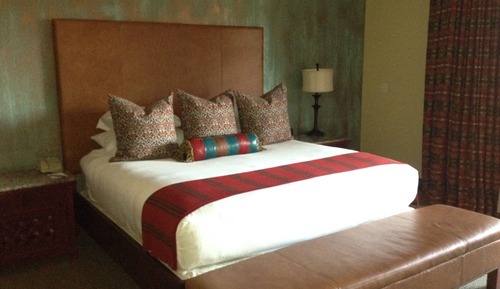 Premium Room, 1 King Bed (Kiva)
