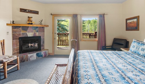 Deluxe King Room (2 guests max)