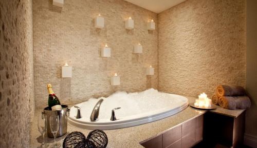 Enclave King Spa Suite