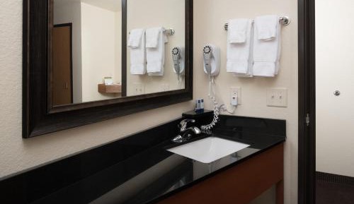 One-Bedroom Superior King Suite - Non-Smoking