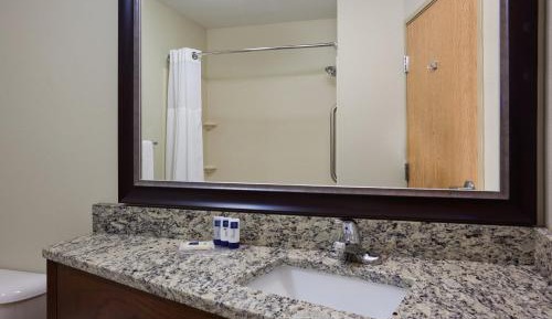Deluxe Queen Room - Mobility Access/Non-Smoking