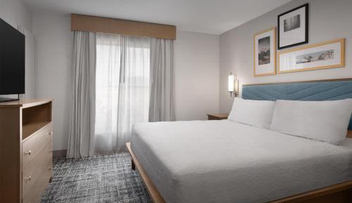 One-Bedroom King Suite - Non-Smoking