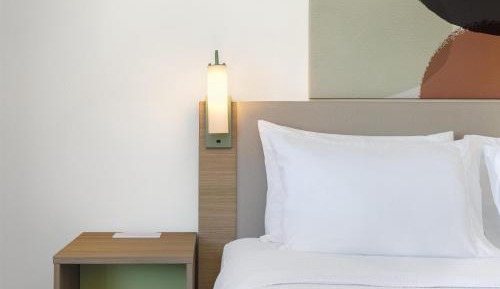 King Room with Bath Tub - Mobility/Hearing Access