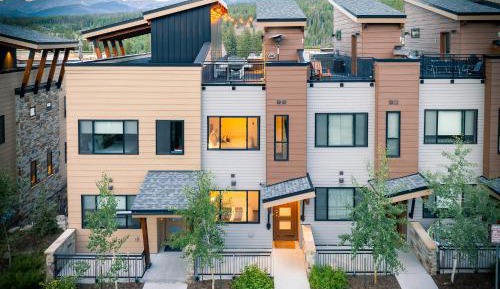 Three-Bedroom Townhouse