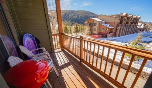 One-Bedroom Apartment with Balcony