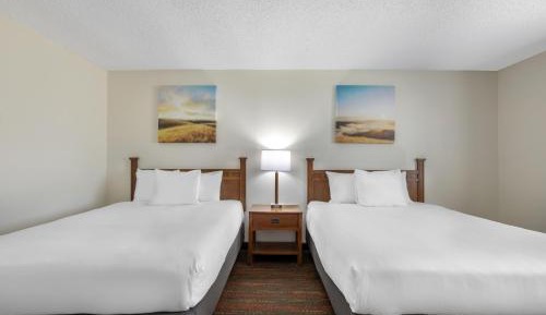 Queen Room with Two Queen Beds - Non-Smoking
