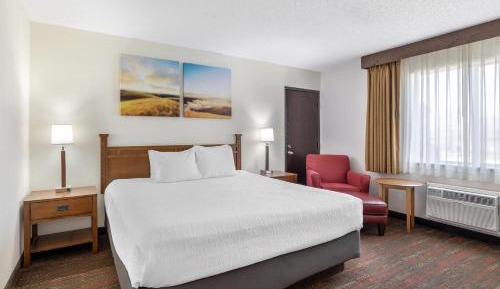 King Room with Bath Tub - Disability Access/Non-Smoking 