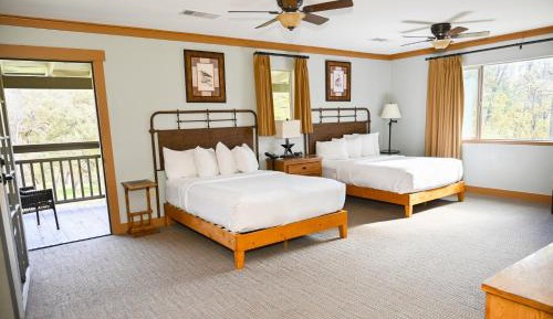 Double Room with Two Double Beds - Accessible/Non-Smoking