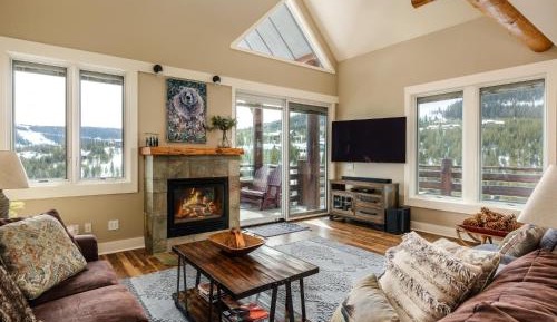 Three-Bedroom Vacation Home 