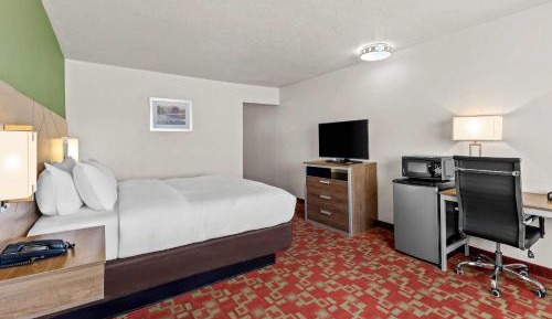 Standard King Room - Non-Smoking 
