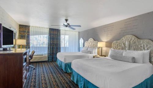 Queen Room with Two Queen Beds with Balcony - Non-Smoking
