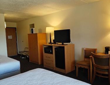 Queen Room with Two Queen Beds and Roll-in Shower - Mobility Accessible/Non-Smoking