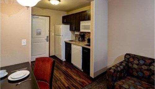 Efficiency King Suite - Accessible/Non-Smoking