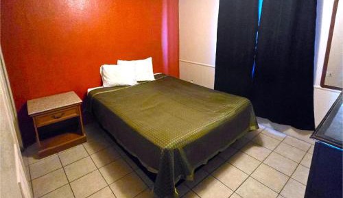 2 Bedroom Apartment with Kitchen