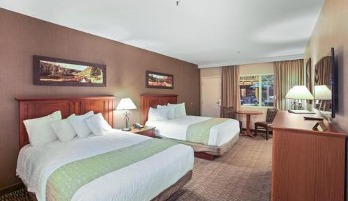 Deluxe Queen Room with Two Queen Beds