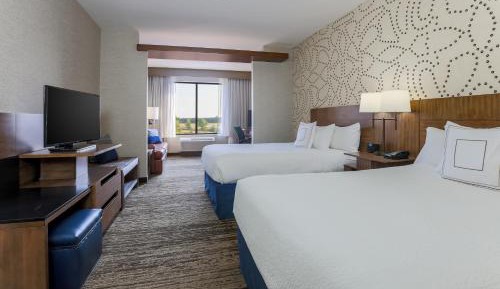 Suite with Two Queen Beds and Sofa Bed 