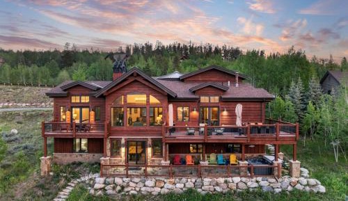 Seven-Bedroom House
