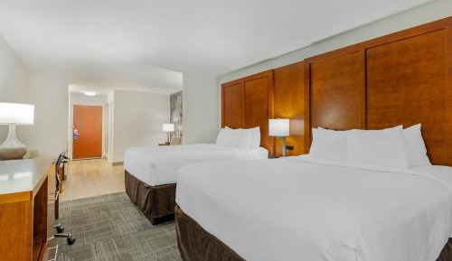 Queen Suite with Sofa Bed - Non-Smoking (No Pets Allowed)