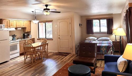 Deluxe Studio