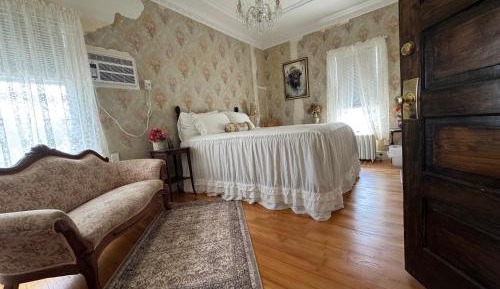 Deluxe Double Room with Bath