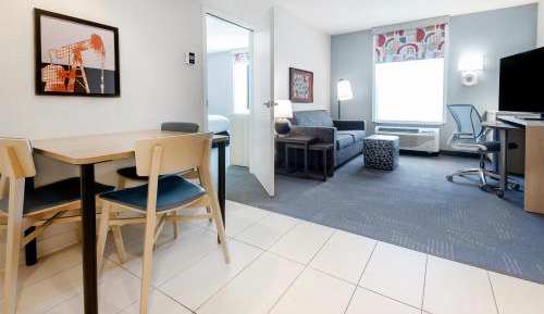 One-Bedroom King Suite - Mobility Accessible