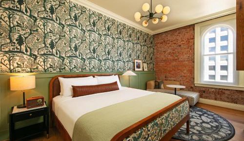 Club King Room - Mobility Accessible