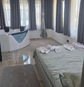 One-Bedroom Apartment with Spa Bath