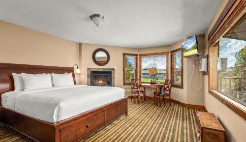 King Room with Mountain View