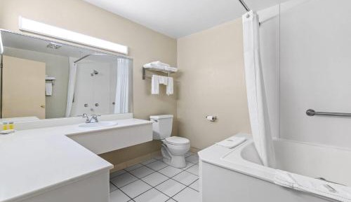 Junior King Suite - Non-Smoking