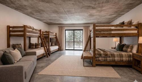 Family Room with Mountain View