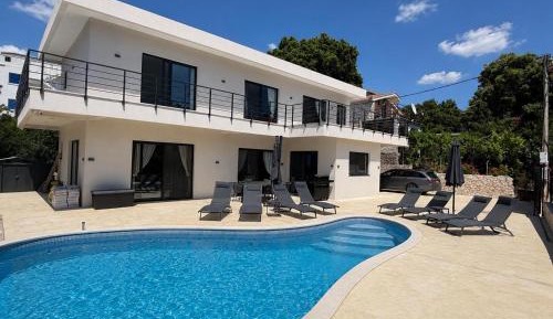 Villa with Sea View