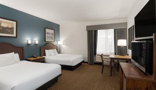 Queen Room with Two Queen Beds - Non-Smoking