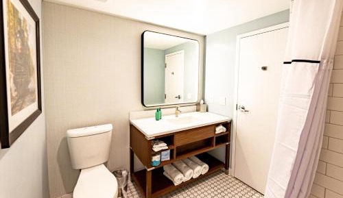 Standard Queen Room