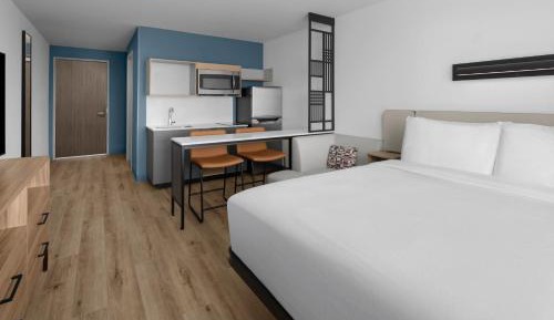 Studio Suite with Queen Bed