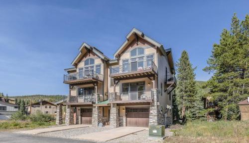 Three-Bedroom Townhouse