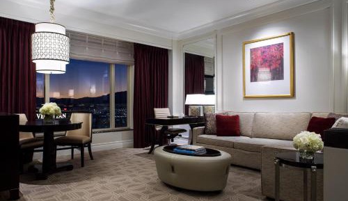 Palazzo Luxury King Suite Strip View