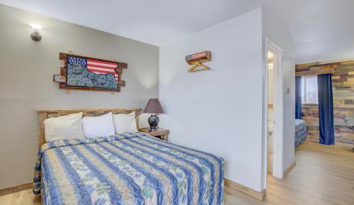 2 Full Beds with 1 Twin Bed