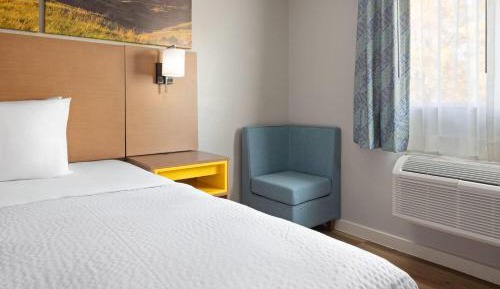 Queen Room - Mobility Access/Non-Smoking