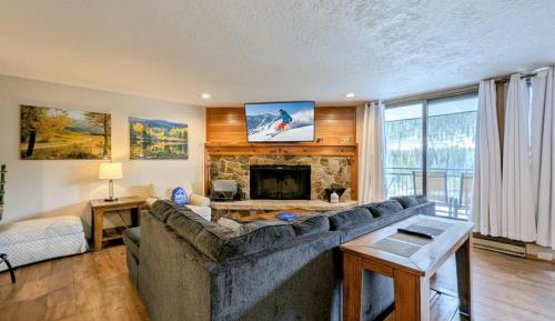 One-Bedroom Apartment with Balcony