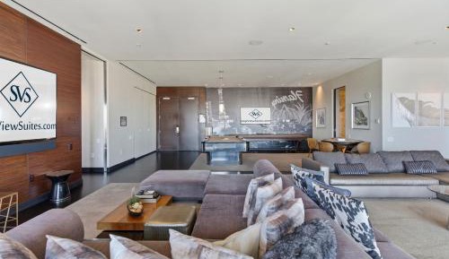 Stylish VIP 3,300sqft Penthouse | Full Strip View & Private Balcony