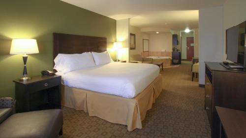 King Suite with Whirlpool