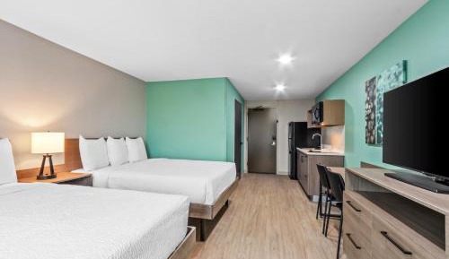 Queen Room with Two Queen Beds, Mobility Access and Bathtub with Grab Bars, Non-Smoking