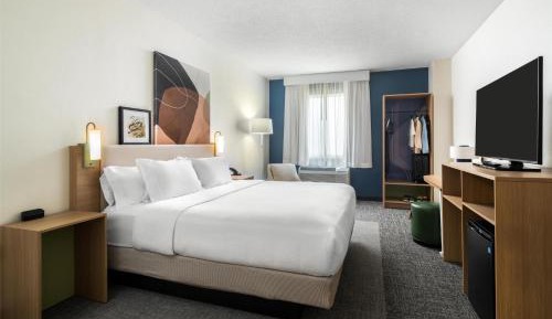 King Room with Sofa Bed and Balcony