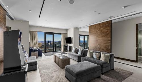 Luxurious Penthouse | Full Strip View & Private Balcony