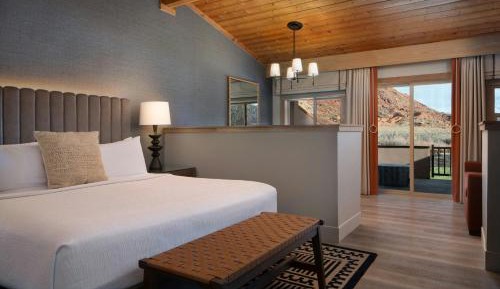 Riverfront King Suite with Sofa Bed