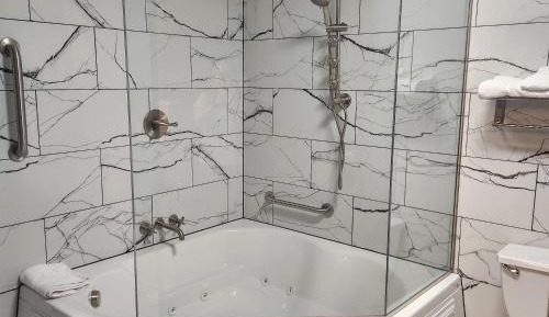 King Room with Spa Bath