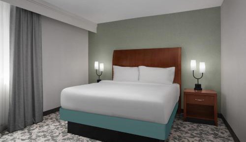 King Room with Walk-In Shower