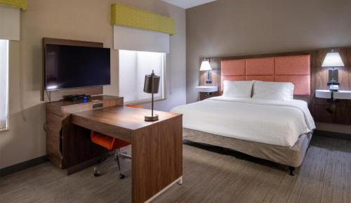 King Room with King Bed - Non-Smoking
