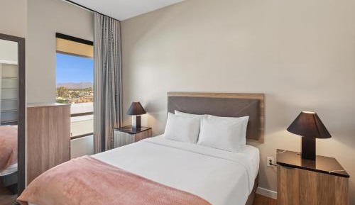 Designer Furnished 1 Bedroom Apt in Old Town