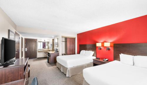 Deluxe Queen Room with Two Queen Beds